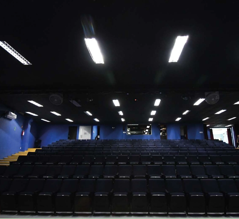 Dentro del Foro Ana María Hernández